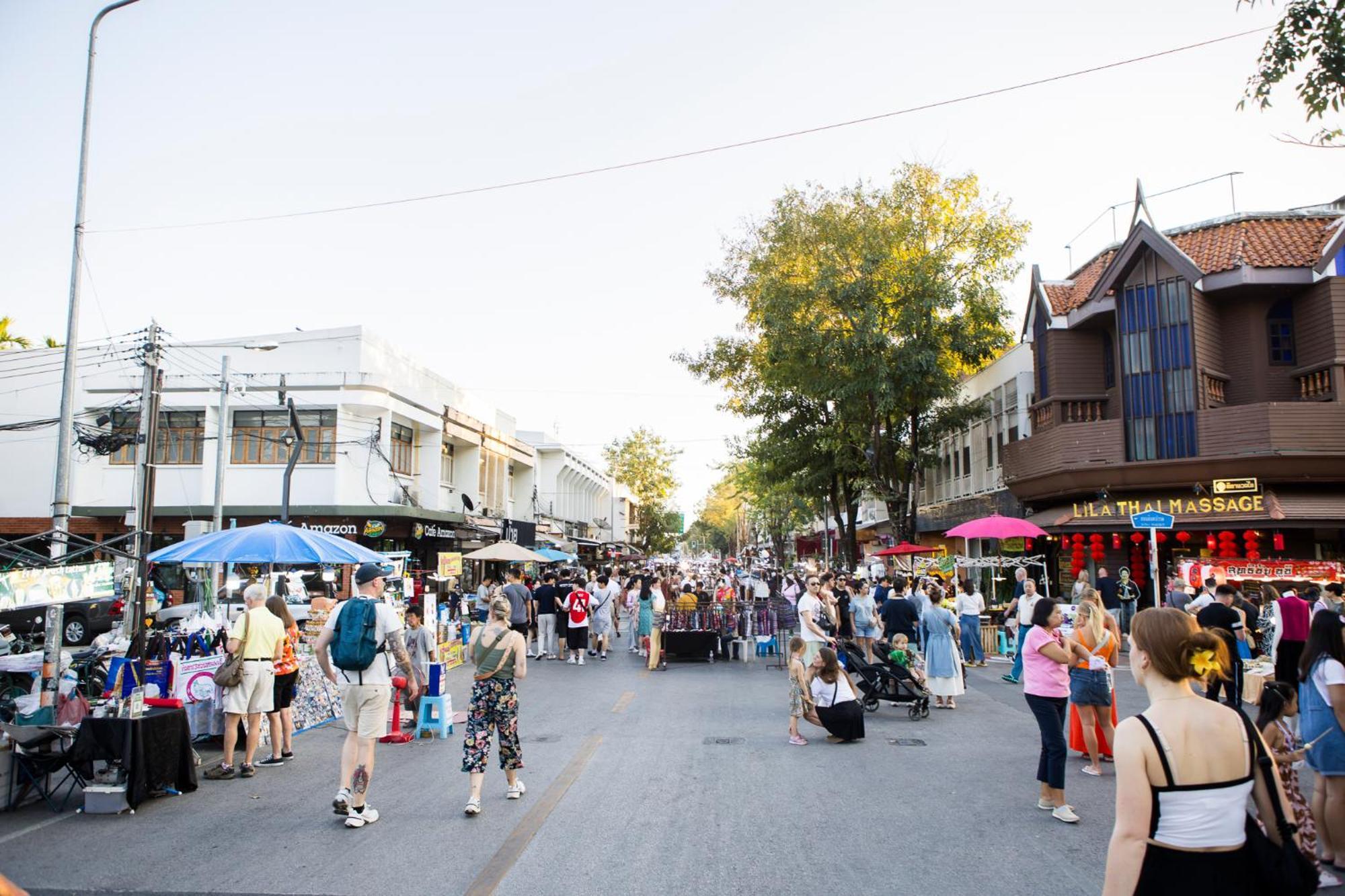 The Experience Walking Street Chiang Mai Otel Dış mekan fotoğraf