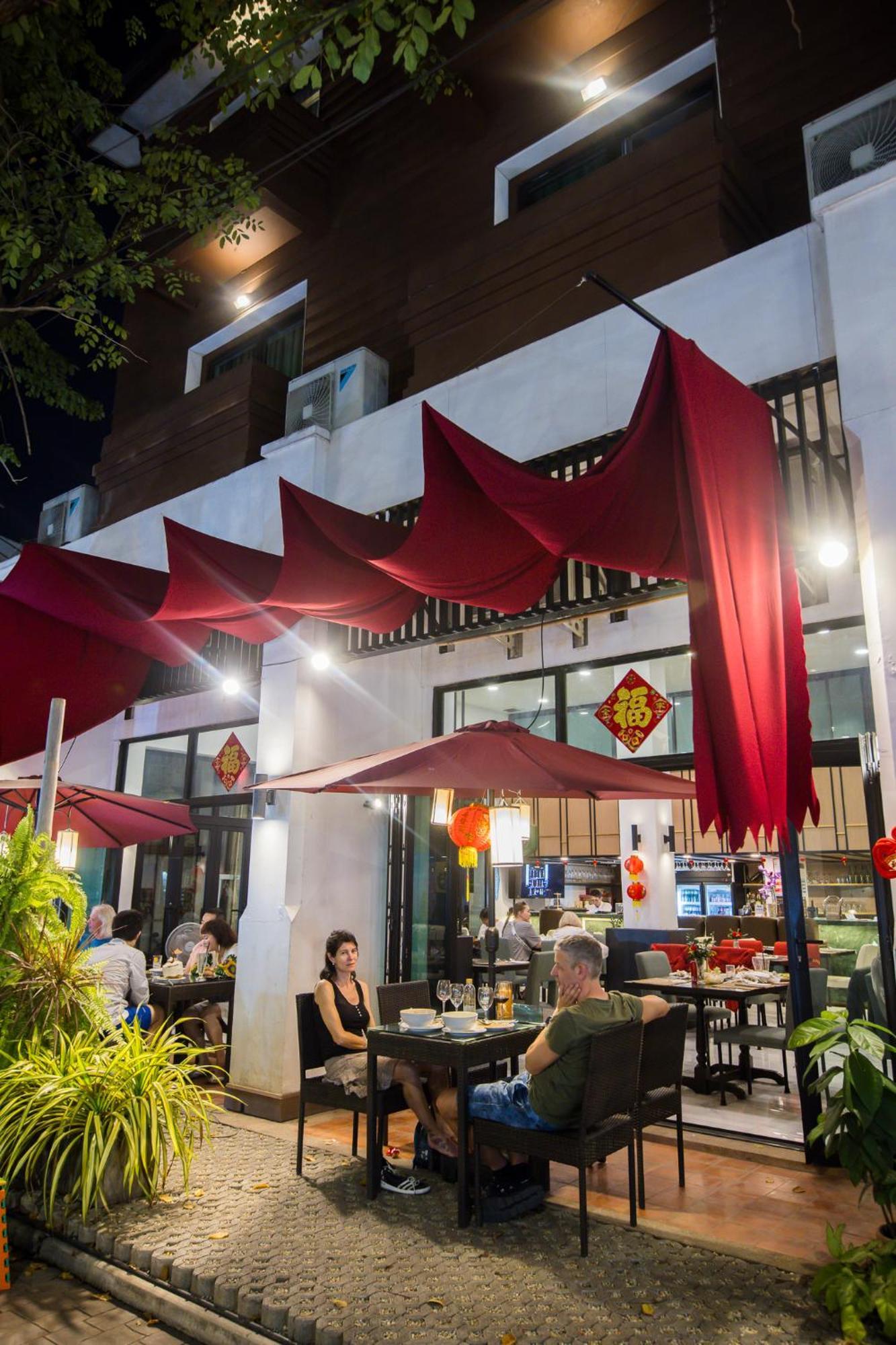 The Experience Walking Street Chiang Mai Otel Dış mekan fotoğraf
